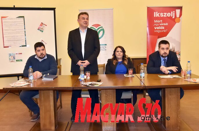 Vörös Árpád, Kávai Szabolcs, Erdődi Edvina és Dolinszky Gábor (Fotó: gergely Árpád)