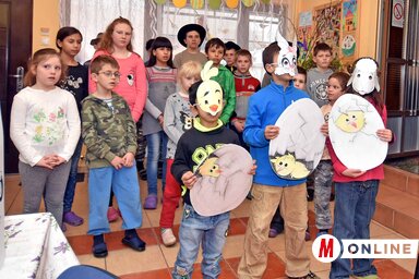 A gyermekek színes műsorral hálálták meg az ajándékokat a motorosoknak (Fotó: Gergely Árpád)