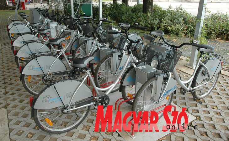 Április 2-ától újra bérelhetők a népszerű NS bike kerékpárkölcsönző bringái, az idén újdonságnak számít, hogy szezonjegyet is válthatnak a felhasználók (Ótos András felvétele)