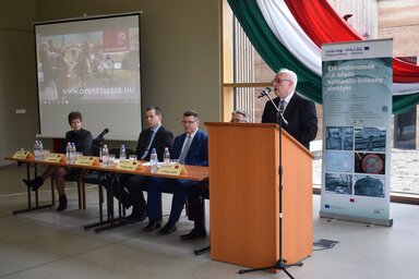 Vajdasági részről Hajnal Jenő, a Magyar Nemzeti Tanács elnöke méltatta az együttműködést
