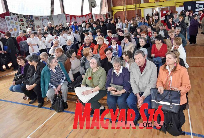 Sok érdeklődő látogatott el a megnyitóra Sok érdeklődő látogatott el a megnyitóra