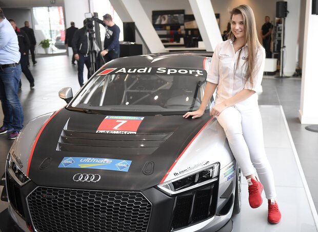 Keszthelyi Vivien a csaknem 500 lóerős Audival (Fotó: MTI)