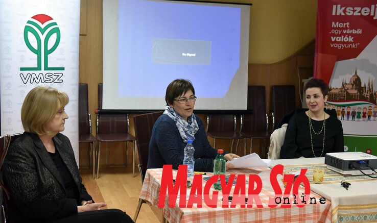 Erdély Lenke, Pelt Ilona és Lennert Móger Tímea (Ótos András felvétele)