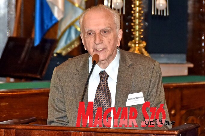 Dr. Branislav Todorović előadás közben (Fotó: Gergely Árpád)