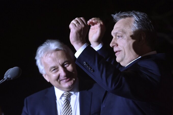 Orbán Viktor miniszterelnök, a Fidesz elnöke és Semjén Zsolt nemzetpolitikáért felelős miniszterelnök-helyettes, a Kereszténydemokrata Néppárt (KDNP) elnöke a párt választási eredményváró rendezvényén a Bálna Budapest rendezvényközpontban az országgyűlési