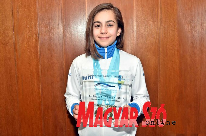 Kuti Lili az aranyéremmel (Fotó: Gergely Árpád)