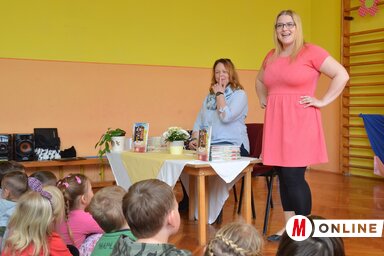 Izgalmas mesekönyv-bemutató a kishegyesi oviban (Lakatos János felvétele)