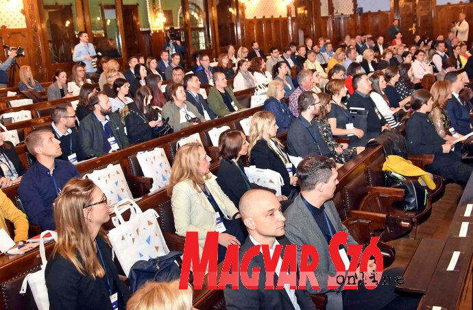 Sokakat érdekeltek a hamarosan elérhető támogatási programmal kapcsolatos részletek (Fotó: Gergely Árpád)