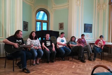 Az Irodalmi karaván résztvevői a Szabadkai Városi Könyvtárban