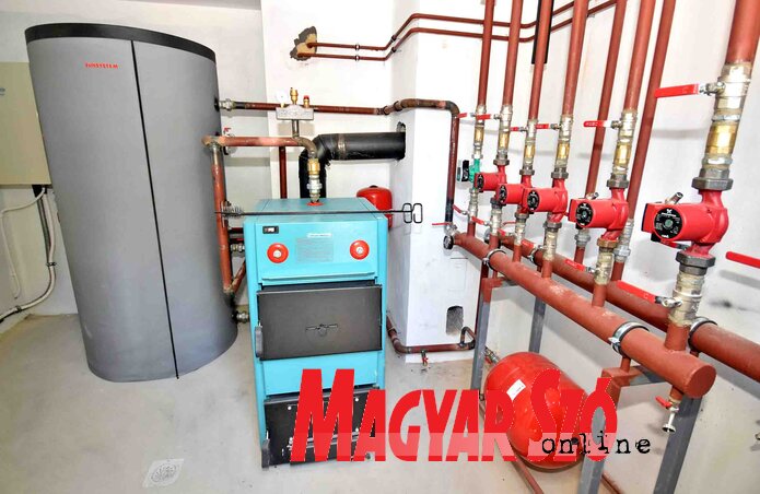 A megújult fűtési rendszer központja a ludasi helyi közösség épületében  (Fotó: Gergely Árpád)