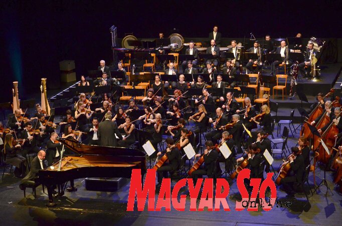 A Belgrádi Filharmónia és Aleksandar Gavriljuk zongoraművész gyönyörű koncertje (Dávid Csilla felvétele)