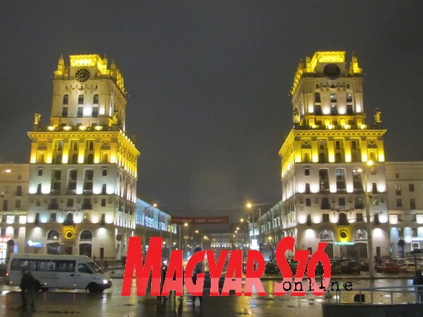A Privokzalnaja tér éjjel A Privokzalnaja tér éjjel