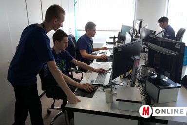 Az Int Elligents munka közben (Fotó: Benedek Miklós)