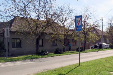 Hétfőn még a rendőrség őrizte a helyszínt (Fotó: Kecskés István)