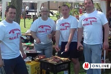 A férfiak is megcsillogtatták sütéstudományukat a Tandari-tanyán (Jenei Klementina felvétele)