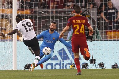 Mane korai találata után már sejteni lehetett a végső kimenetelt (Fotó: Beta/AP)