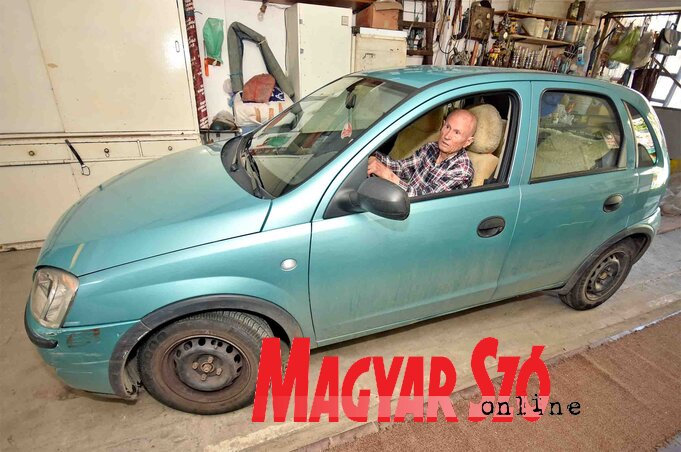 Pavao Mačković 96 évesen is aktív sofőr (Gergely Árpád felvétele) Pavao Mačković 96 évesen is aktív sofőr (Gergely Árpád felvétele)