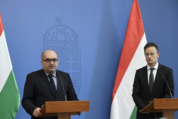 Brenzovics László és Szijjártó Péter a sajtótájékoztatón (Fotó: MTI) Brenzovics László és Szijjártó Péter a sajtótájékoztatón (Fotó: MTI)