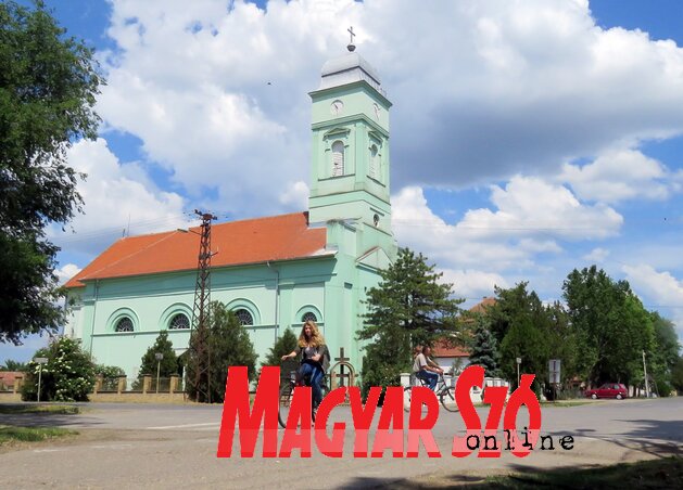 Százhetven évvel ezelőtt épült a tordai templom (Kecskés István felvétele) Százhetven évvel ezelőtt épült a tordai templom (Kecskés István felvétele)