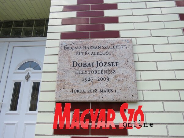 Dobai János emlékére (Kecskés István felvétele) Dobai János emlékére (Kecskés István felvétele)