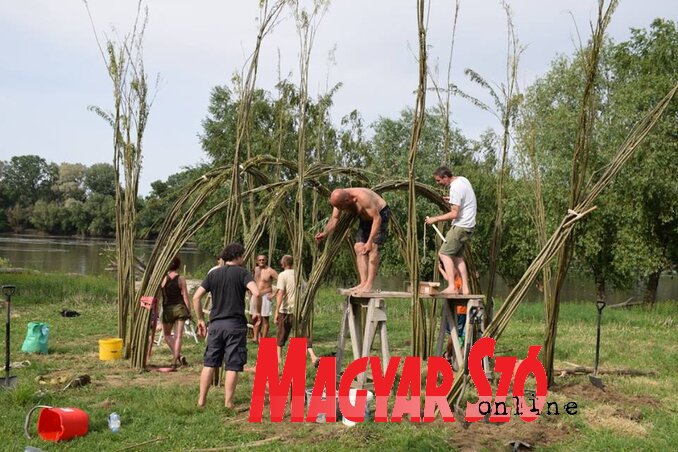 Munka közben (Puskás Károly felvétele) Munka közben (Puskás Károly felvétele)