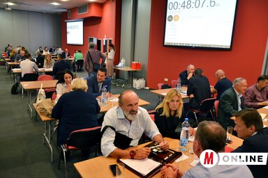 Zajlanak a vállalatok közötti négyszemközti megbeszélések (Fotó: Dávid Csilla)