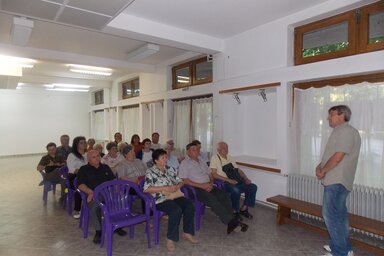 Pejin Attila a zentai Városi Múzeumban megtartott előadás közben