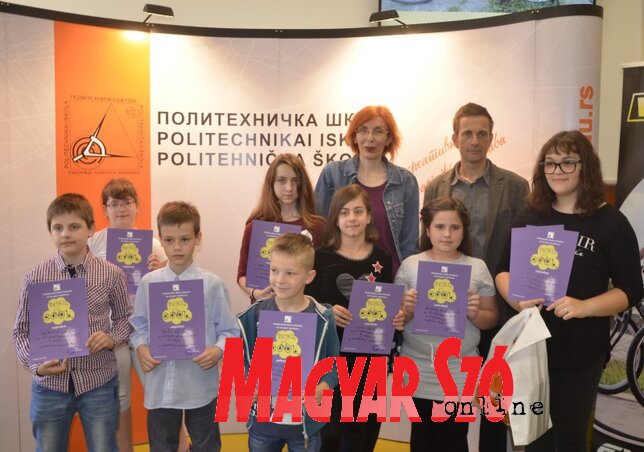 Iso Planić és Diana Krtinić a nyertes diákokkal (Fotó: Patyi Szilárd)