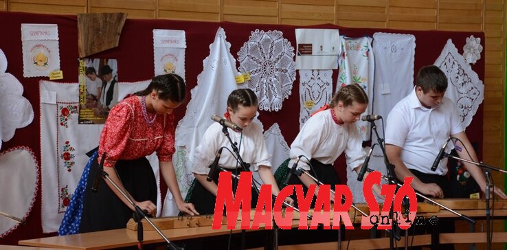 A bácsgyulafalvi Híres Húros A bácsgyulafalvi Híres Húros