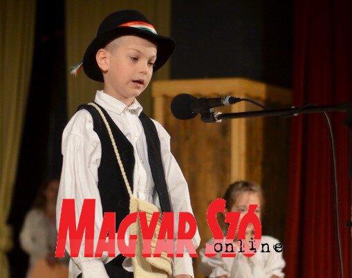 A bácsfeketehegyi mesemondók (Lakatos János felvétele)