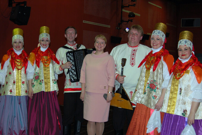 Az Állami Akadémiai Észak-Oroszországi Népi Kórus művészei egy csoportjának vendégszereplése