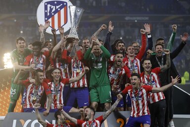 Az ünneplő madridiak (Fotó: Beta/AP)