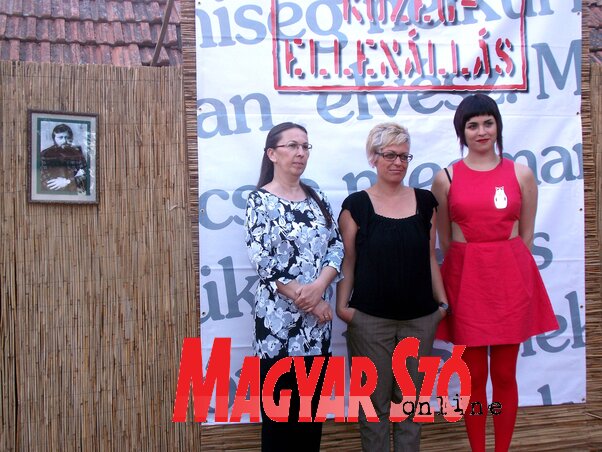 A díjazottak: Kónya Kovács Ottilia, Fehér Márta és Szerda Zsófia (Horváth Zsolt felvétele)