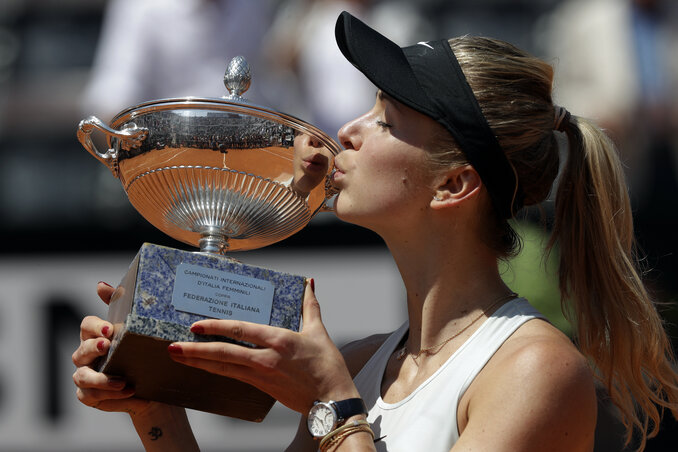 Elina Szvitolina megvédte a római WTA-torna serlegét (Beta/AP) Elina Szvitolina megvédte a római WTA-torna serlegét (Beta/AP)