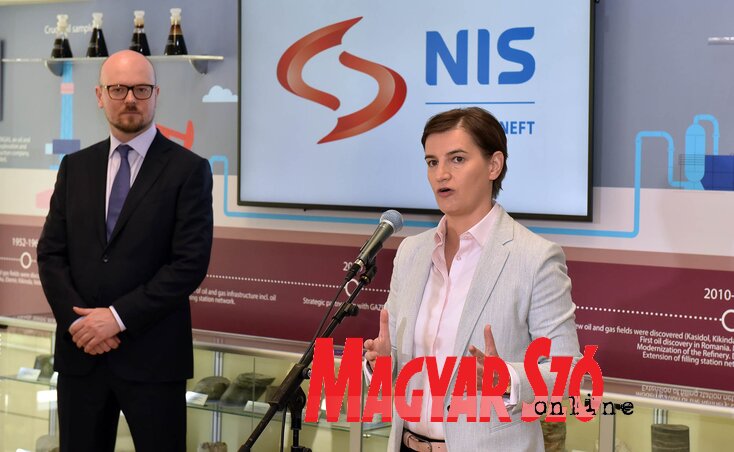 Ana Brnabić: A NIS az eddigiekben több mint 600 millió dinárt fektetett a szerbiai oktatásügyi rendszer fejlesztésébe (Ótos András felvétele)