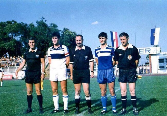 Raffai Rudolf (jobbról) Davor Šuker társaságában egy Spartacus–Osijek bajnoki előtt Raffai Rudolf (jobbról) Davor Šuker társaságában egy Spartacus–Osijek bajnoki előtt