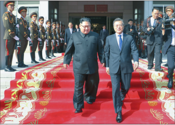 A két Korea elnökének találkozója (Fotó:Beta/AP) A két Korea elnökének találkozója (Fotó:Beta/AP)