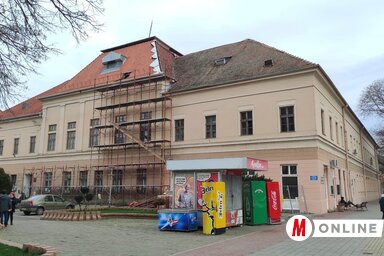 Folynak az óbecsei Városi Színház tetőszerkezetének rekonstrukciós munkálatai (Kancsár Izabella felvétele)