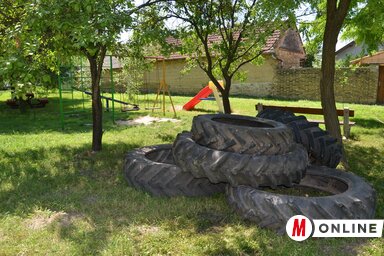 Hamarosan alagút lesz ezekből a gumikból (Lakatos János felvétele)