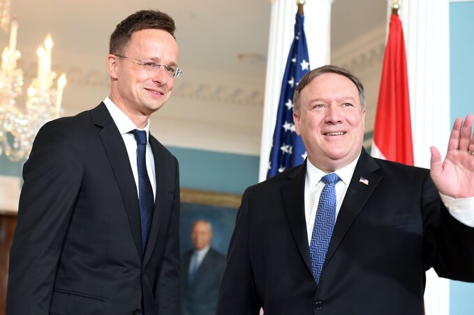 Mike Pompeo amerikai külügyminiszter és Szijjártó Péter magyar külgazdasági és külügyminiszter (MTI Fotó: KKM)