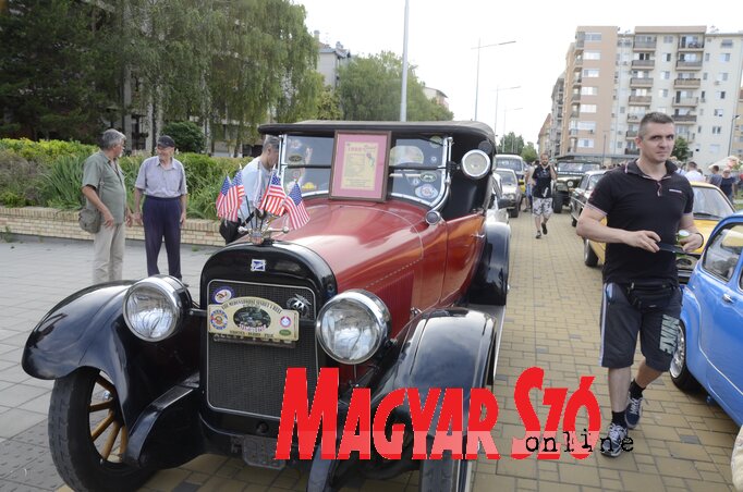 A 94 éves Buickról dióhéjban: fakerék, 64 lóerős motor, 30 liter üzemanyag 100 kilóméter távolságon (Paszterkó Erika felvétele)