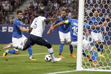 Umtiti közelről talált be a kapuba (fotó: Beta/AP)