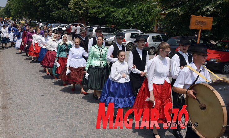 Jövőre ők lesznek a házigazdák, a horgosiak Törökkanizsán (Fotó: Ótos András) Jövőre ők lesznek a házigazdák, a horgosiak Törökkanizsán (Fotó: Ótos András)