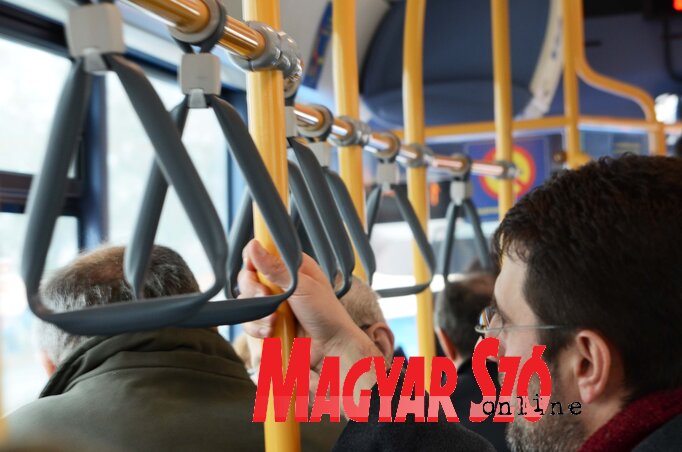 Az utóbbi időben megnőtt azoknak a száma, akik a városi járatokon nem hajlandók jegyet venni, a közvállalat rendkívüli intézkedéseket helyezett kilátásba (Dávid Csilla felvétele)