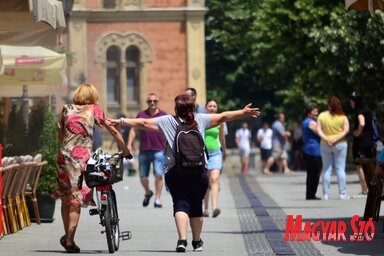 A jogszabály szerzői szerint  az azonos neműek életközösségének kérdését a közvita során kell körbejárni,  és adott esetben külön törvényben szabályozni ezt a területet (Dávid Csilla felvétele)