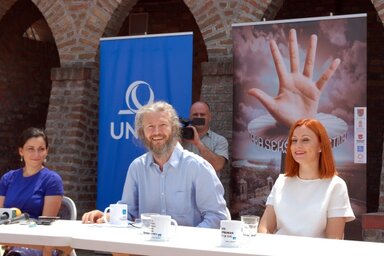 Jelena Gavrić, Nikita Milivojević és Sonja Marić a sajtókonferencián