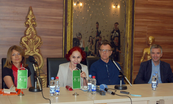Marijana Šarkić, Vida Ognjenović, Obrad Škrbić és Jugoslav Krajnov a sajtókonferencián Marijana Šarkić, Vida Ognjenović, Obrad Škrbić és Jugoslav Krajnov a sajtókonferencián