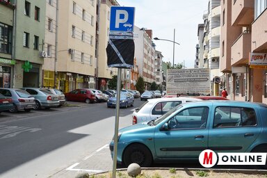 A Limán városrészben arra panaszkodnak, hogy a környező lakónegyedekben élők is most már náluk parkolnak (Fotó: Ótos András felvétele)