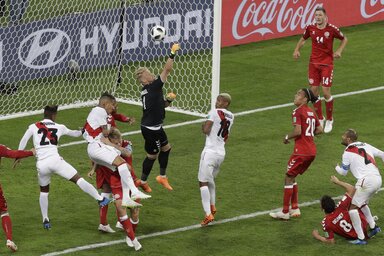 Kasper Schmaichel védése (Fotó: Beta/AP)