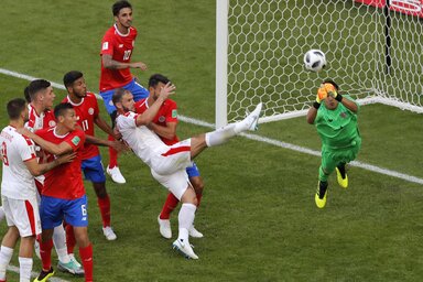 Forró pillanatok Navas kapuja előtt (Fotó: Beta/AP)